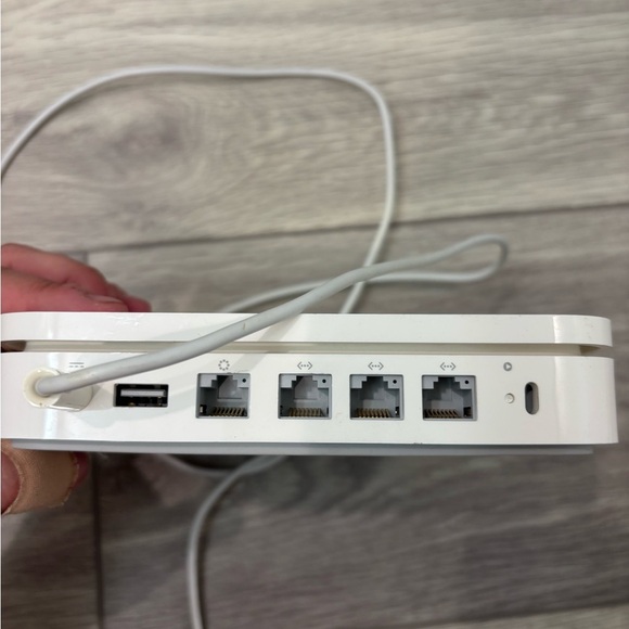 Apple A1408 AirPort Extreme Station With Cord ICES-003 - Picture 3 of 3